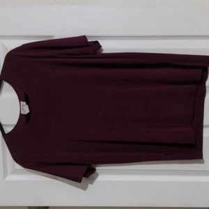 Jostar Women's Maroon Short Sleeve Slinky Top. size L